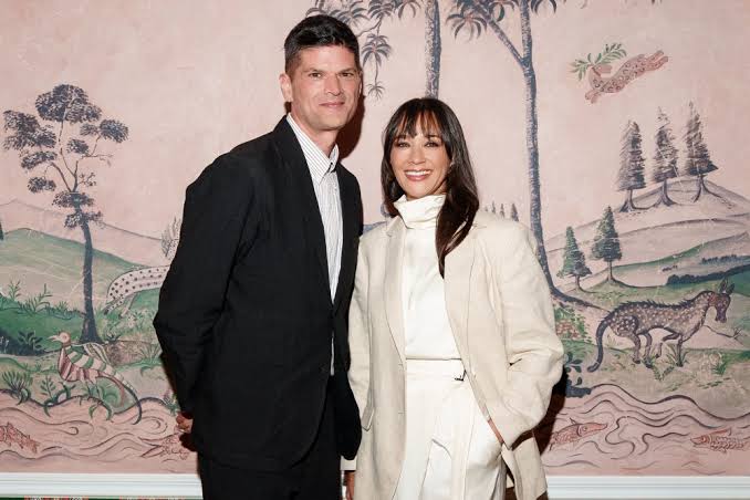 ‘The Invite’ Screenwriters Rashida Jones and Will McCormack on Fighting for Marriage, Esther Perel’s Advice and Their Take on ‘Tom and Jerry’