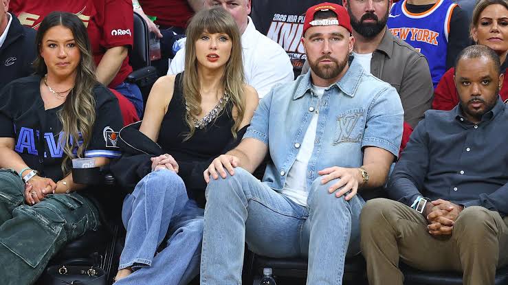 Taylor Swift's Chair from Knicks vs. Cavaliers NBA Playoff Game Sells at Auction, Price Revealed
