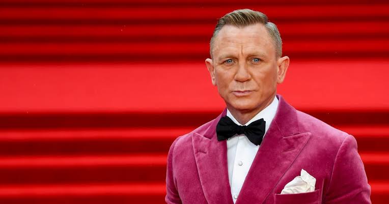 The Hunt for Bezos’s New Bond Officially Begins