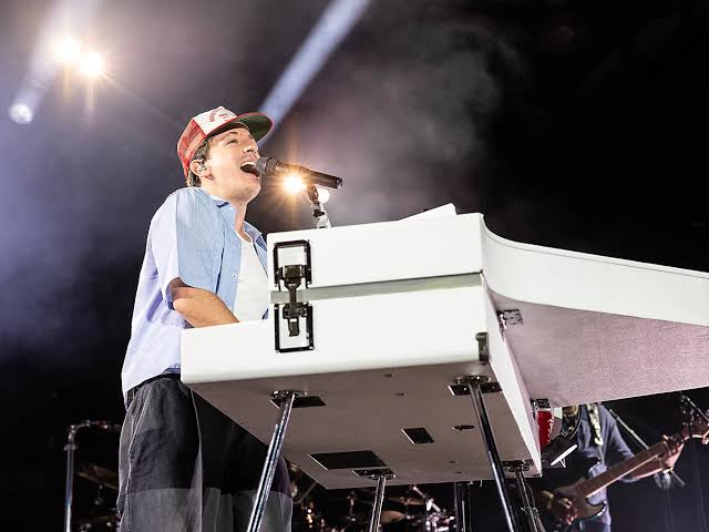 Beloved Pop Star Says He’s ‘Physically Unable to Perform’ After Illness, Cancels Show