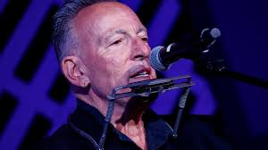 Bruce Springsteen honored alongside Colin Kaepernick by ACLU