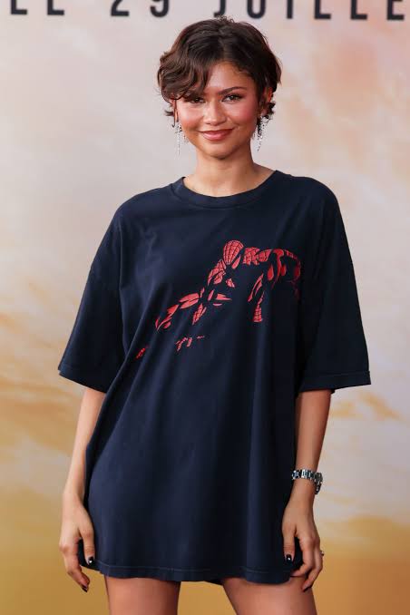 Zendaya Ditches Her Pants in the Paris Heatwave