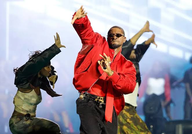 Usher ends steamy onstage performance after realizing fan appears uncomfortable