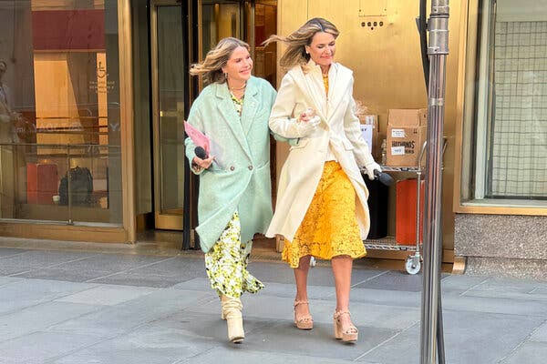 In Savannah Guthrie’s Return to ‘Today,’ a Rare TV Example of How to Live With Not Knowing