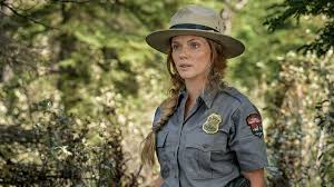 Chicago P.D. Vet Tracy Spiridakos on Playing 'Free Spirit' Anna Pigeon and 'Juicy' Mysteries