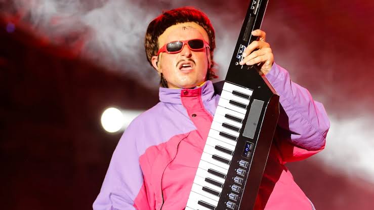 American Pop Star Killed in Helicopter Crash