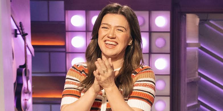 Kelly Clarkson Jokes About Getting Fired After End of Her Talk Show
