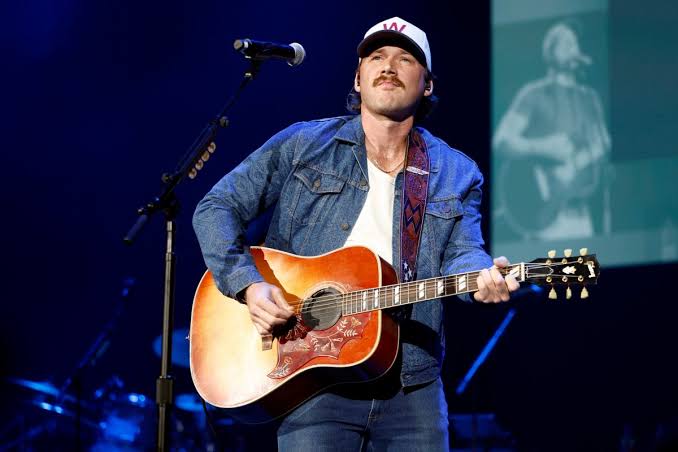 Morgan Wallen Flips Over Piano On Stage After Experiencing Technical Difficulties During Show