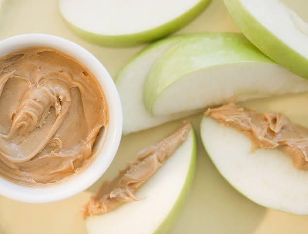 The No. 1 Snack to Fight Off a Mid-Afternoon Slump, According to Dietitians