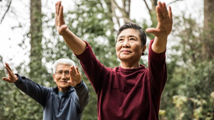 7 Signs You're Aging Well, According To Geriatricians