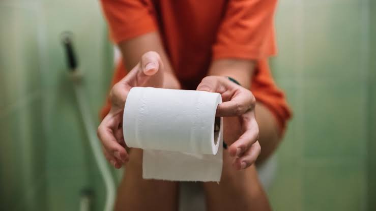 How Long Poop Stays in Your Body Could Have A Surprisingly Big Impact On Your Disease Risk
