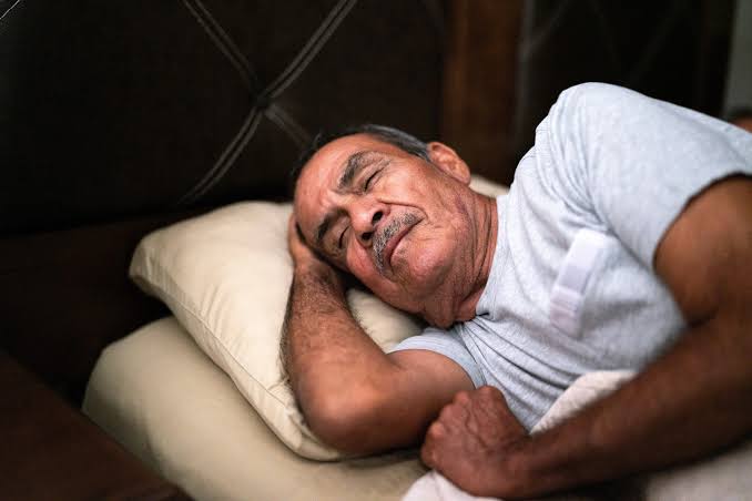 A sleep-time ‘sweet spot’ is linked to healthy aging, study finds