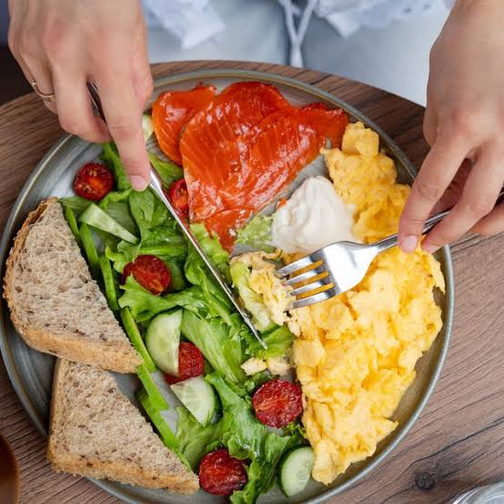 Dietitians Suggest These 10 High-Protein Breakfasts That Keep You Satisfied and Energized Throughout the Day