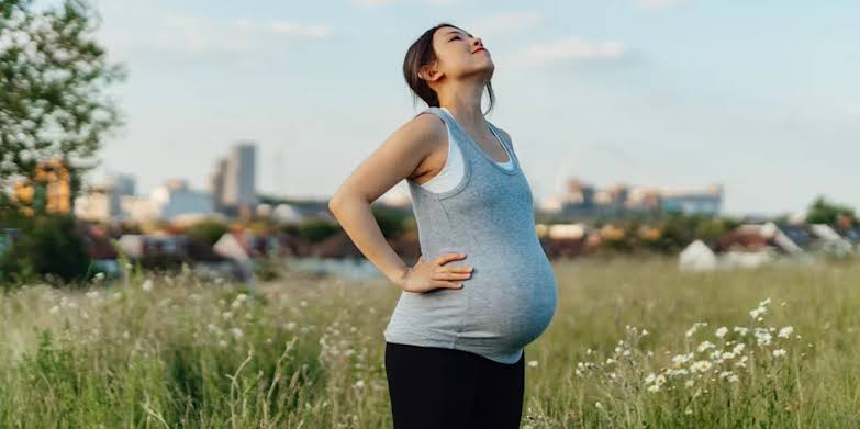 'Lightning Crotch' Is A Pregnancy Symptom Not Enough People Talk About