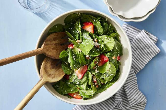 These 8 Food Pairings Help You Absorb Nutrients Better, Say Nutrition Experts