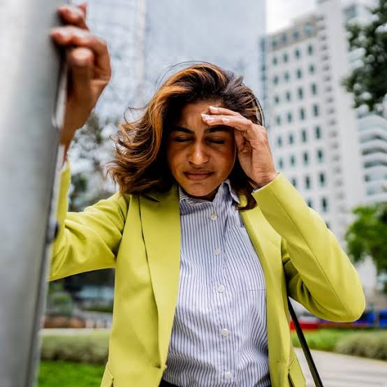 Doctors Explain What Causes Lightheadedness and the Warning Signs to Watch For