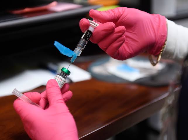 Anti-vaxxers get a chance to fall in love with others who do not understand science (Opinion)