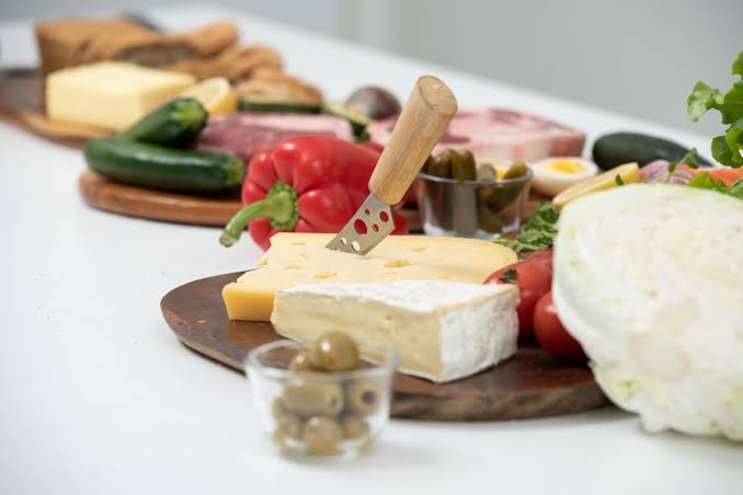 This high-fat eating plan may offer a powerful way to shield the aging brain