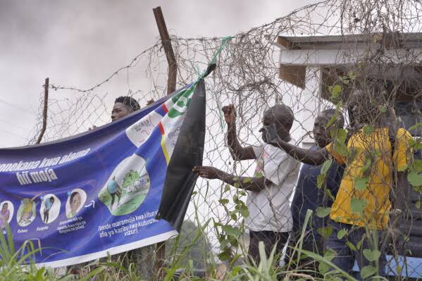 Workers at an Ebola treatment center in Congo strike over unpaid salaries and bonuses