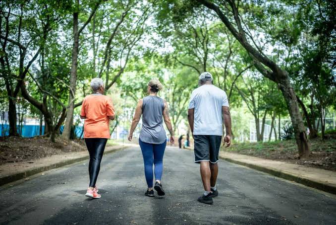 Fast walkers in their 80s cut their risk of cognitive decline by half, a study finds
