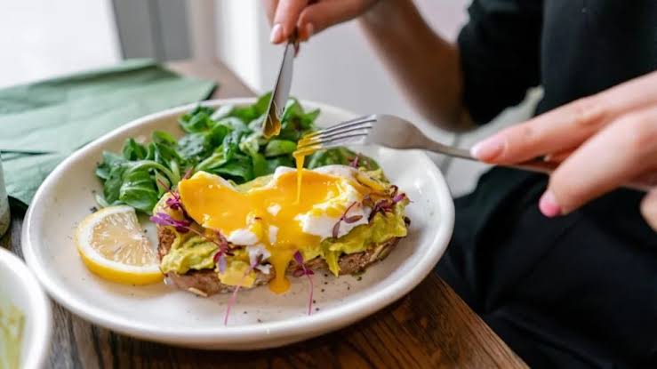 Non-Statin Ways To Lower Your Cholesterol That Doctors Actually Recommend