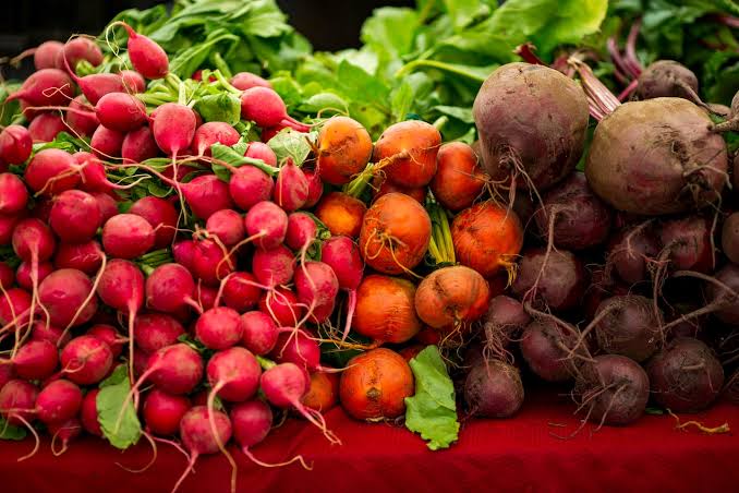 ‘I gotta do what I have to do to avoid that.’ Cyclospora-wary shoppers seek out farmers market produce.