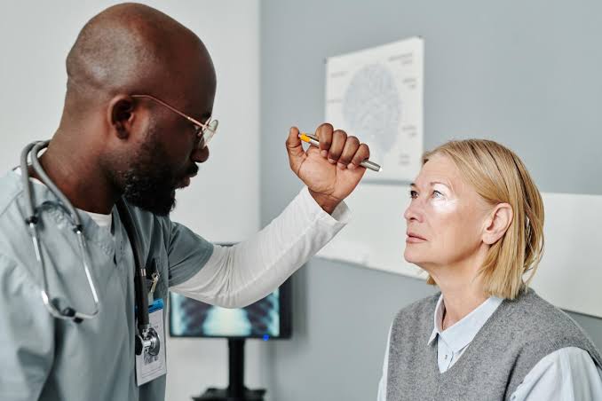 Persistent vision problems after COVID linked to ongoing inflammation, nerve damage