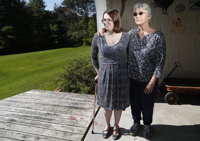 Patients suffering from long-term Lyme disease symptoms face difficulties