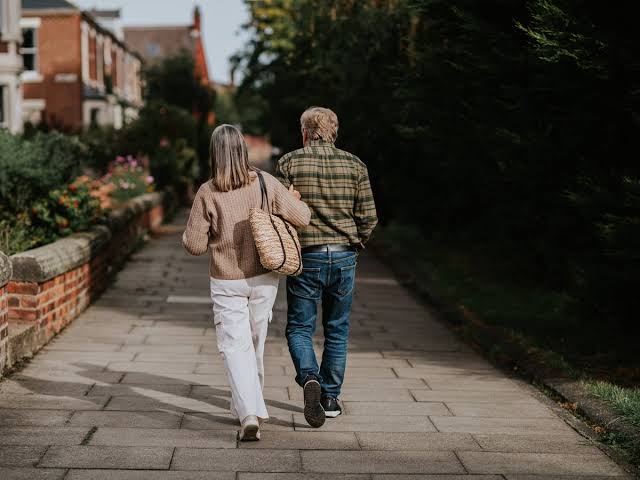 Early signs of dementia: 4 warning symptoms that may appear before memory loss