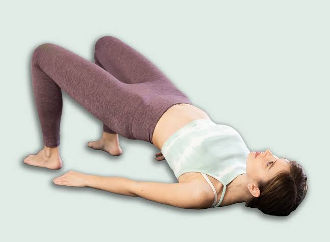 The 8-Minute Bed Routine That Flattens Belly Overhang Better Than Ab Workouts After 60