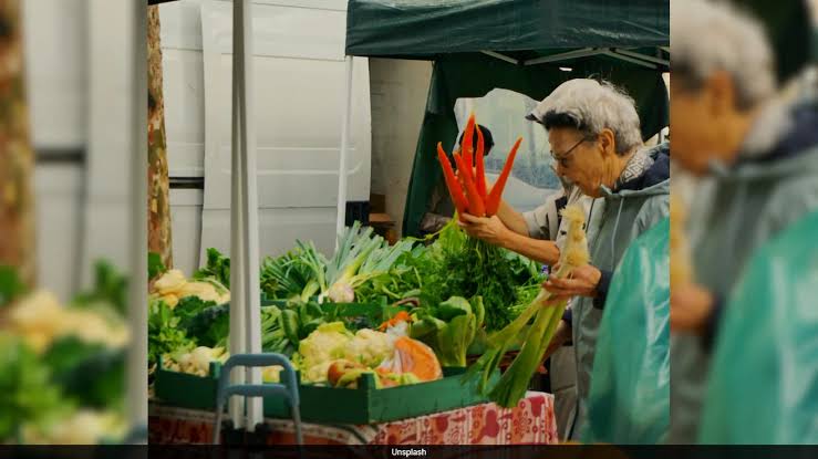 Thousands Sickened By 'Explosive' Diarrhoea Across US: The Parasite Lurking In Salads