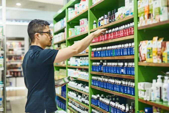 We asked a personal trainer how he would spend $100 on supplements. Here's what he bought.
