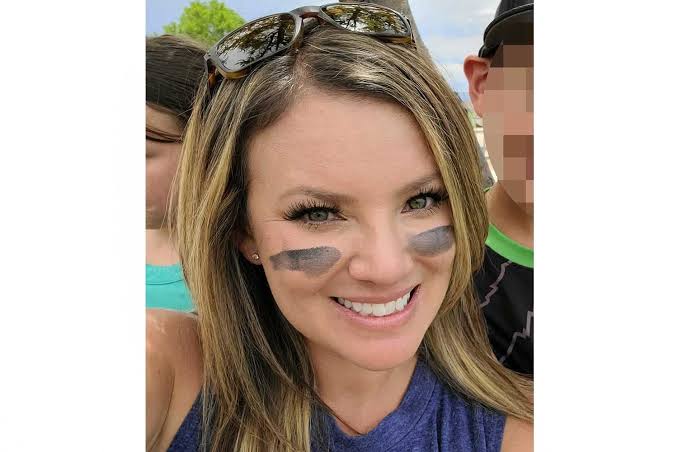 Mother of 4 Is Fighting for Her Life After Being Bitten by Multiple Spiders During Campfire with Her Family