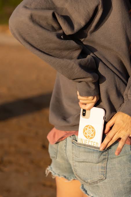 Anti-vaxxers are coupling up on apps for ‘Unjected’ singles