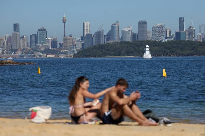 Do you need SPF 30, 50 or 100? Dermatologists answer your burning sunscreen questions