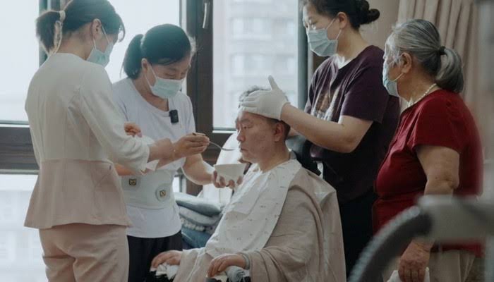 ‘Only death can stop me’: dying Chinese tycoon works 12 hours daily to cure ALS
