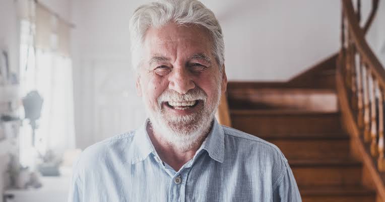 At twenty, the brain processes information faster than it ever will again. In middle age, the same brain may read other people’s emotions more accurately than it ever has. By the late sixties, its vocabulary can still be climbing. The human mind does not peak onc