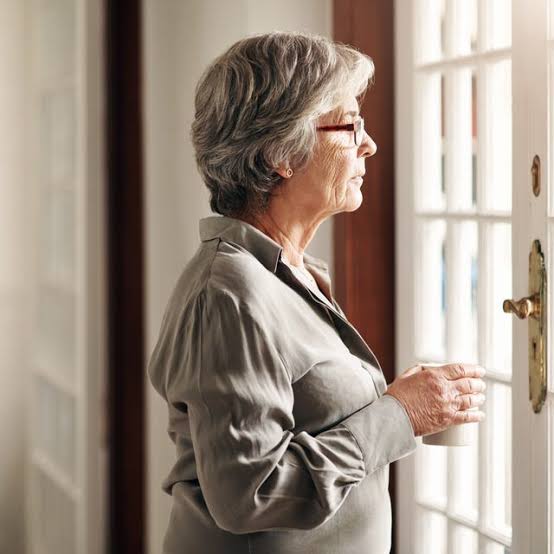 What Doctors Want You to Know About the Differences Between Dementia and Alzheimer’s