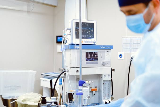 Common mucus-clearing treatments don't help ICU patients breathe easier and may cause harm, clinical trial finds