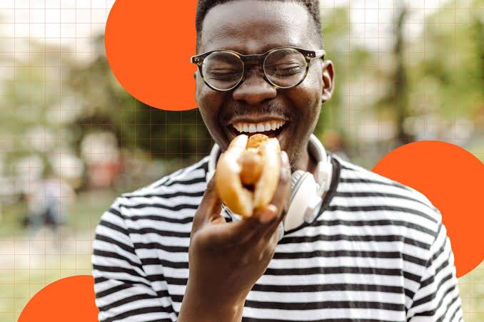 We Asked Dietitians to Name the Healthiest Hot Dog—They All Picked the Same One