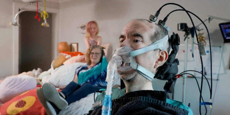 Unprecedented brain implant allows paralyzed man to completely control his computer and "speak" independently