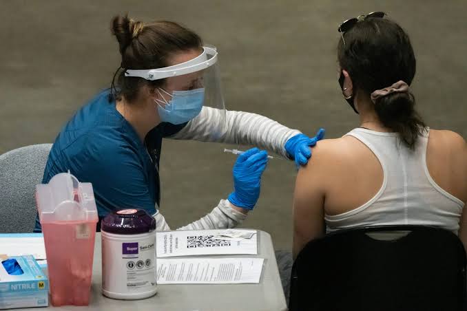 Heart protection from COVID shots remains amid updates, study finds