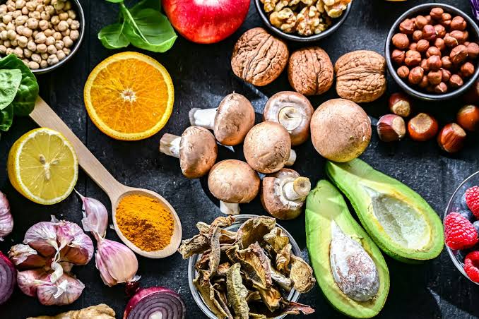 A healthy diet may still make a difference for people at higher risk of dementia