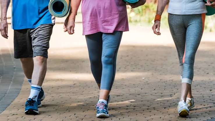 ‘Japanese Walking' Is Going Viral, and Doctors Say It Actually Works
