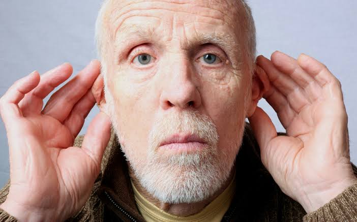 How the brain's electrical signatures shift as tinnitus becomes chronic