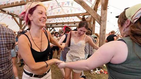 The surprising benefits of a five-minute dance break