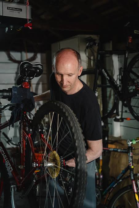 After a brain injury, he found purpose fixing bikes no one else would bother with