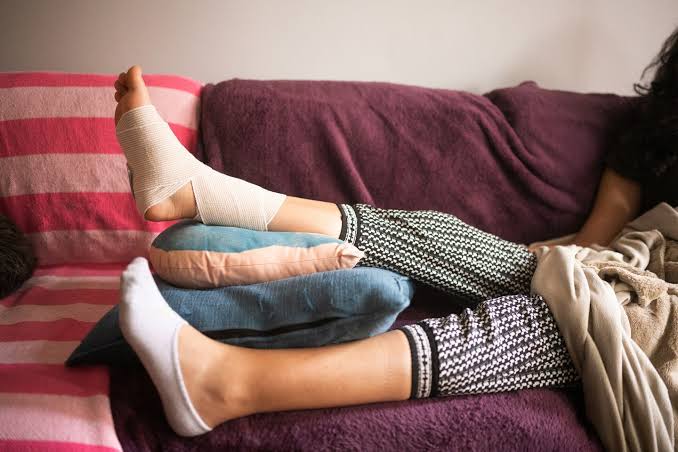 Column | There’s a new way to treat sprains and strains. Hint: Ice is out.