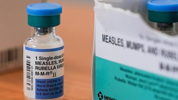 New York City resident with measles dined at a Roslyn restaurant
