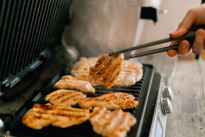 How much protein do you need? Nutrition experts say there's a sweet spot